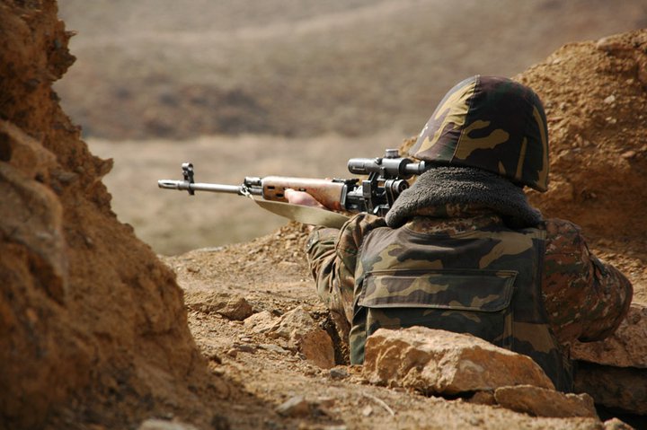 Ադրբեջանական կողմը տարբեր տրամաչափի հրաձգային զենքերից կրակ է բացել  հայկական դիրքերի ուղղությամբ