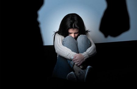 14-ամյա աղջիկը մոր ընկերոջ կողմից սեռական բռնության է ենթարկվել. տեսանյութ