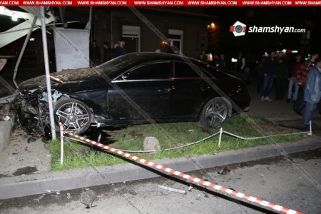 Երևանում բախվել են «Toyota Corolla»-ն ու «Mercedes»-ը կան վիրավորներ. ԼՈՒՍԱՆԿԱՐՆԵՐ
