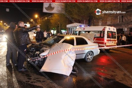 Երևանում բախվել են «Toyota Corolla»-ն ու «Mercedes»-ը կան վիրավորներ. ԼՈՒՍԱՆԿԱՐՆԵՐ