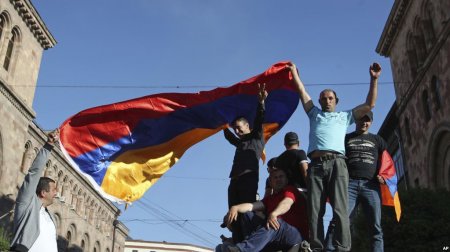 Ամերիկացի փորձագետների գնահատականը Հայաստանի թավշյա հեղափոխության մասին․ ՏԵՍԱՆՅՈՒԹ