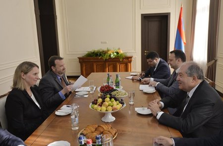 ԱՄՆ-ն հիացած է հայ ժողովրդի միասնականությամբ և կշարունակի գործակցել Հայաստանի կառավարության և ժողովրդի հետ