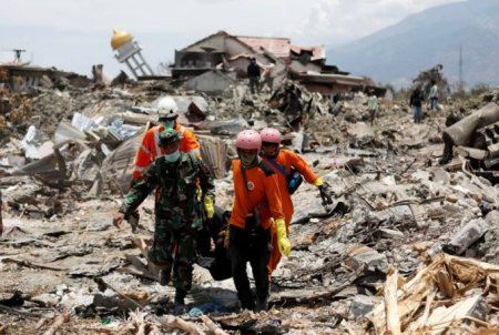 Ինդոնեզիայում երկրաշարժի զոհերի թիվն անցել է 1600-ը. շտապ կազմակերպել թաղման գործընթաց, որպեսզի թույլ չտալ վարակի տարածումը
