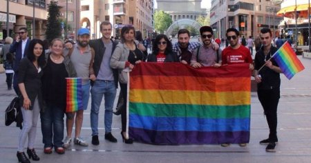 Հայաստանի վրա մի քանի սուր է կախված.Համասեռամոլը զենք կբռնի ու մեր հողերը կպահի՞