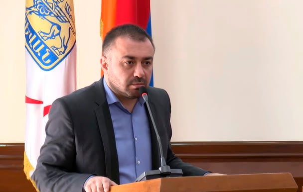 Քաղաքացին ինչ անի՝ փողը տա, թուղթը չվերցնի, ինչ է թե TelCell-ի ապարատի մեջ թուղթ չկա, այդպիսի բարեփոխում չեն անում